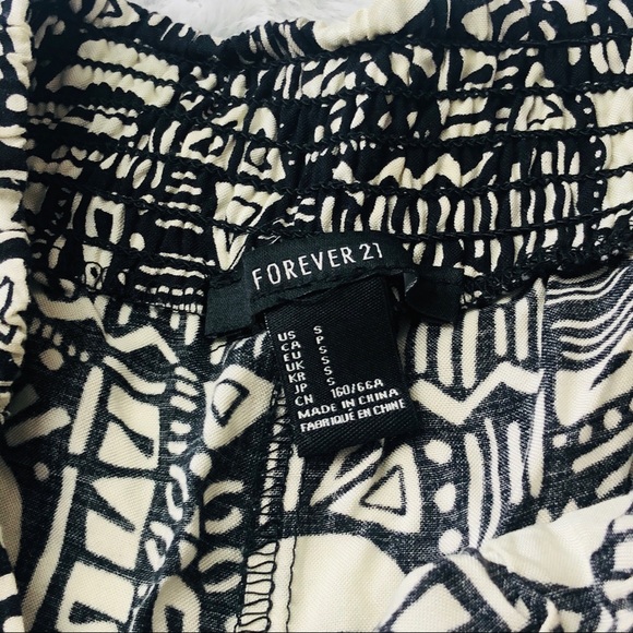 Forever 21 Boho Aztec Off White & Black Shorts - Picture 3 of 3